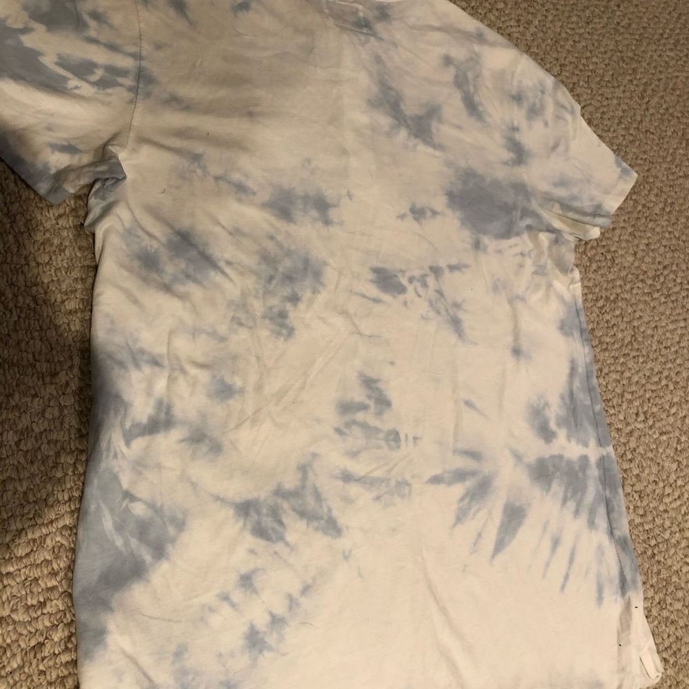 Men’s blue/white Abercrombie &Fitch tie dye shirt